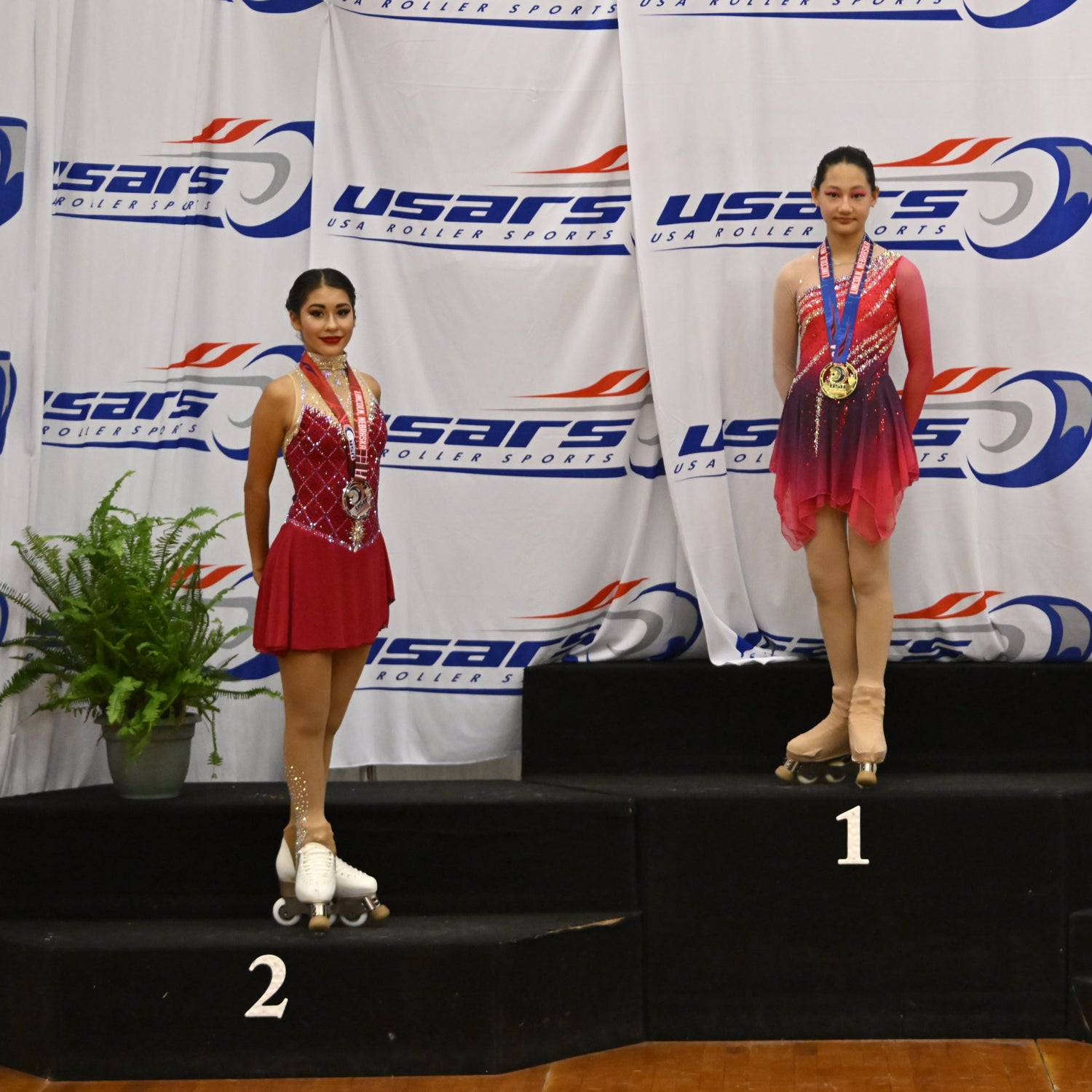 Artistic roller skating, learn to roller skate class, Denver, Colorado, Lakewood, Coaches teaching student how to roller skate, families having fun roller skating, confidence roller skating, sports that build confidence, skating family, roller skating community, skills testing, roller skating skills, competitive roller skating, USARS Nationals championship, inline roller skating